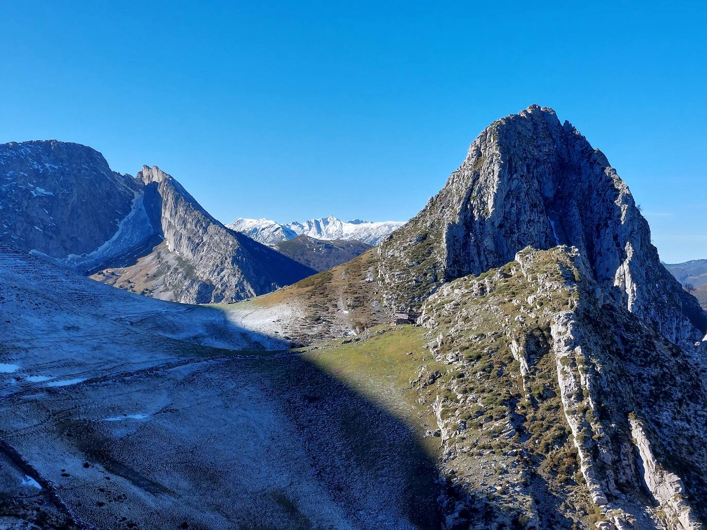 Tres rutas unidas que hacen un recorrido mágico: a las Foces del Pino, Los Pandos y Peña Melera