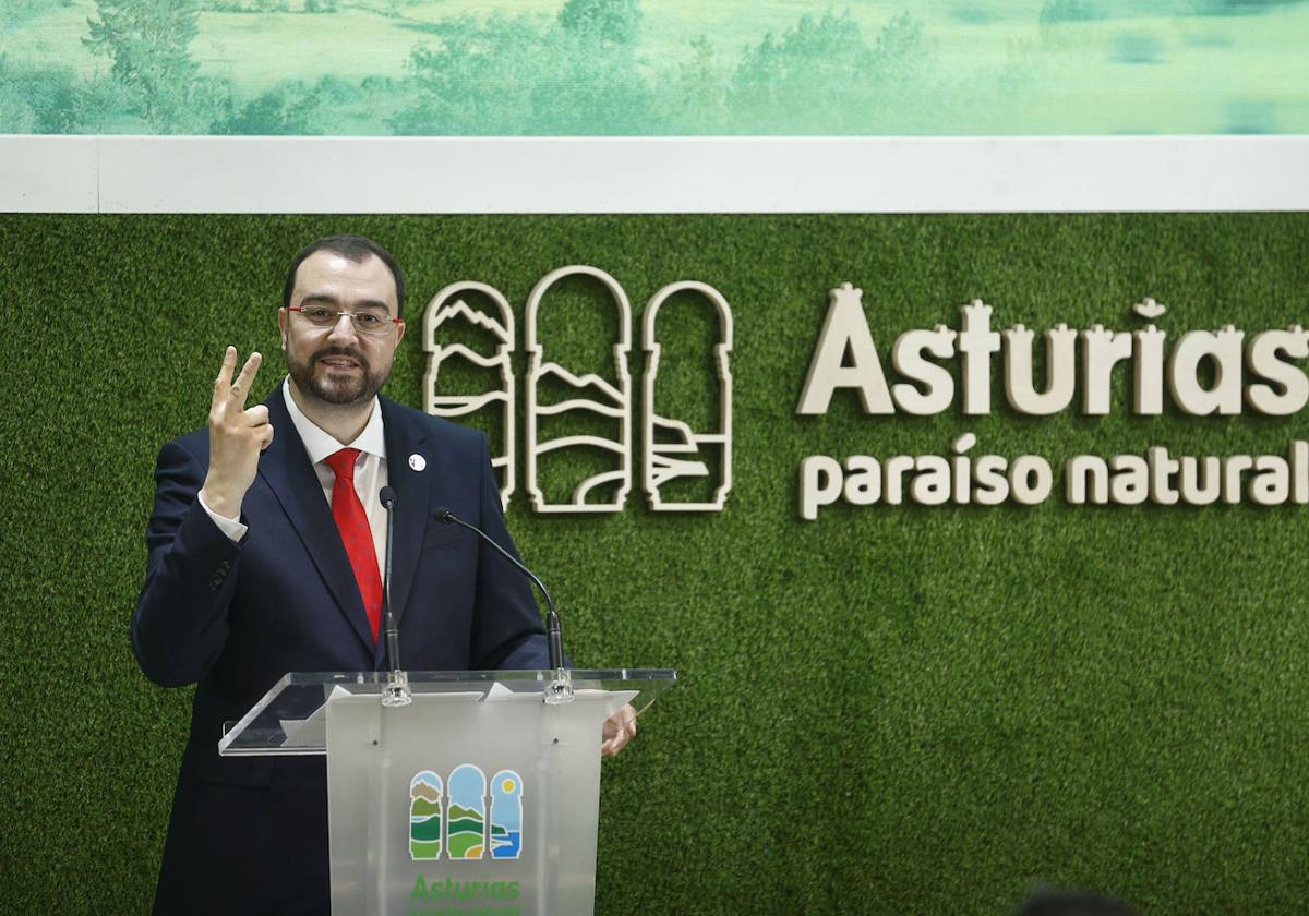 Adrián Barbón, en Fitur.