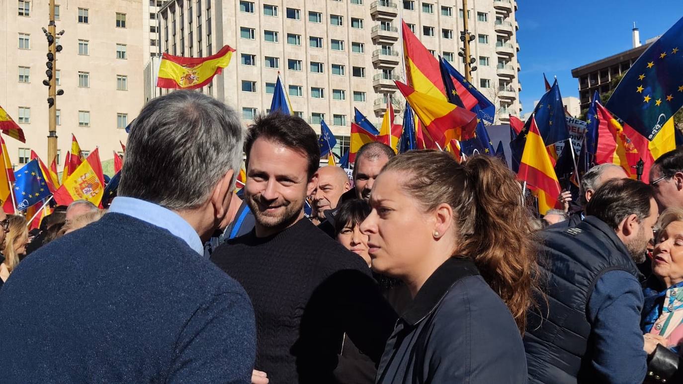 Decenas de asturianos protestan en Madrid contra la ley de amnistía