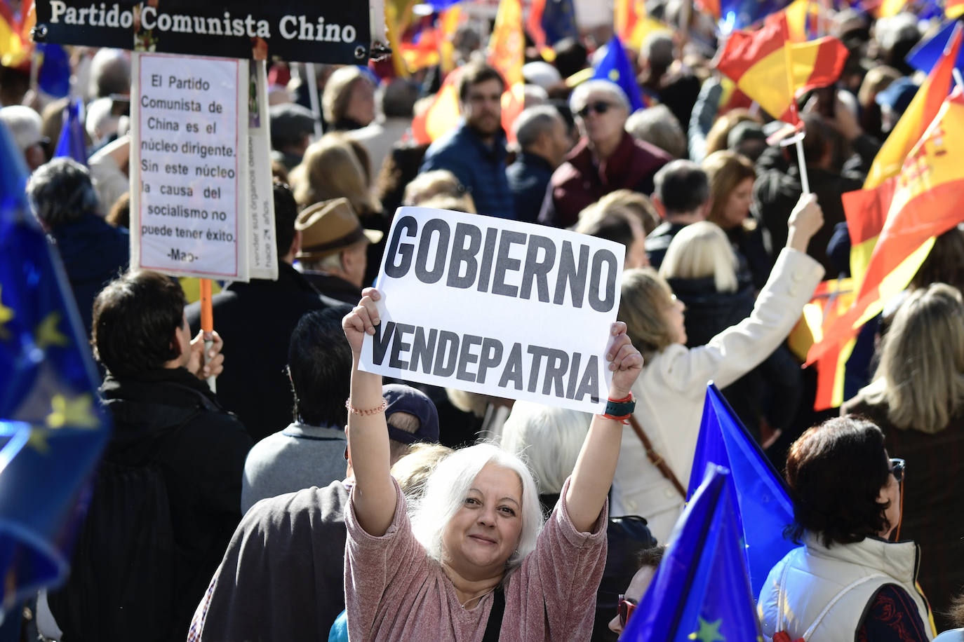 Decenas de asturianos protestan en Madrid contra la ley de amnistía