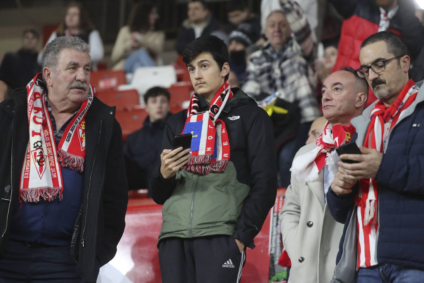 ¿Estuviste en el Sporting - Racing de Ferrol? ¡Búscate en las fotos!