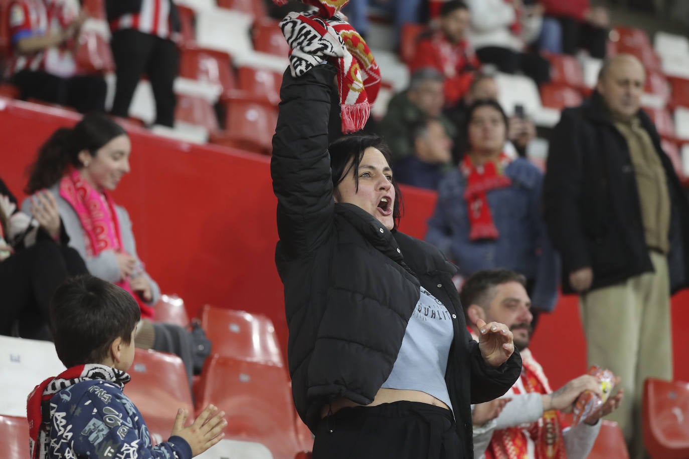 ¿Estuviste en el Sporting - Racing de Ferrol? ¡Búscate en las fotos!