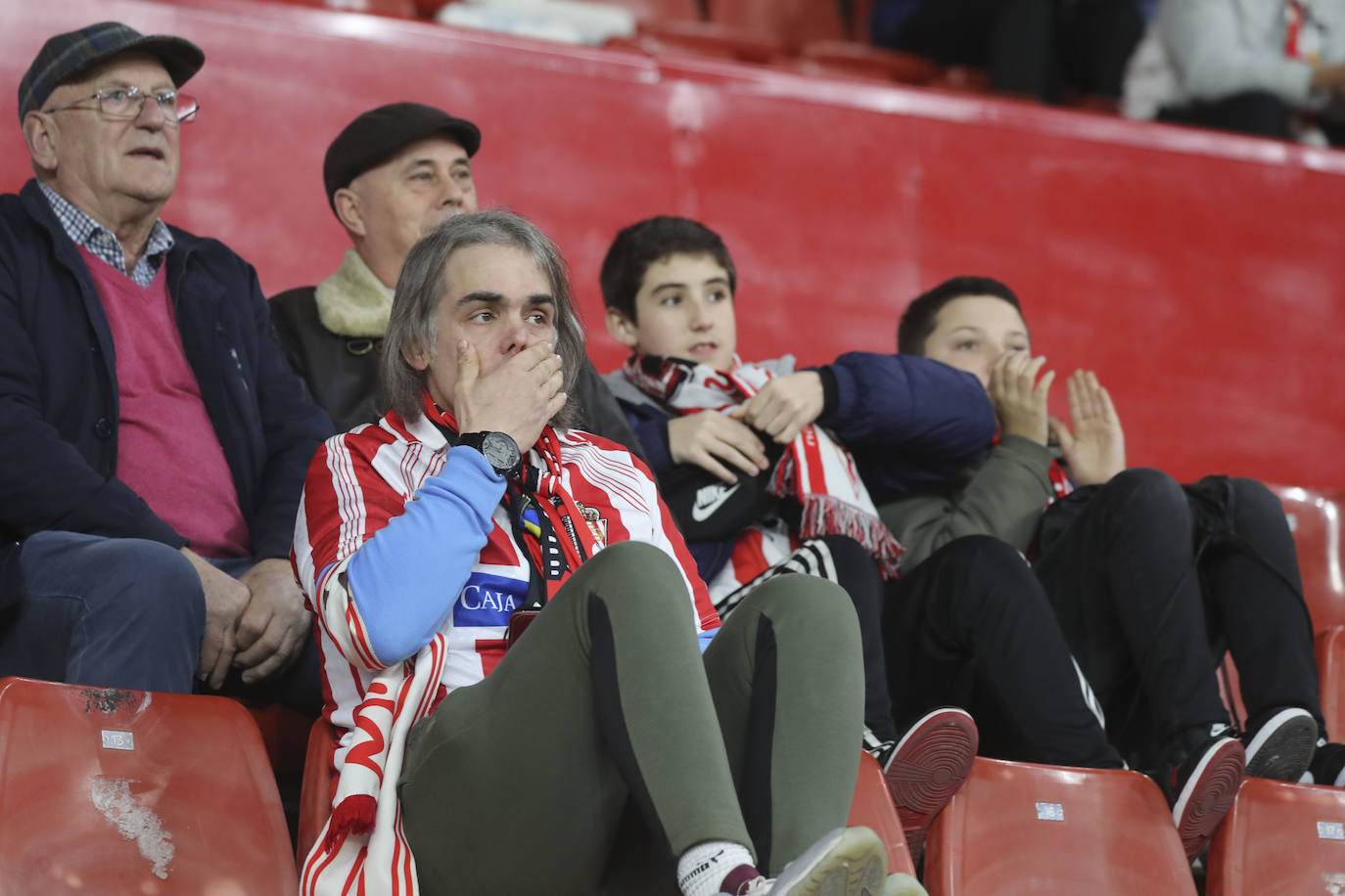 ¿Estuviste en el Sporting - Racing de Ferrol? ¡Búscate en las fotos!