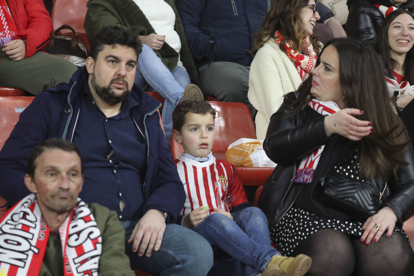 ¿Estuviste en el Sporting - Racing de Ferrol? ¡Búscate en las fotos!