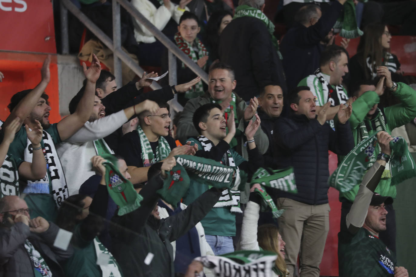 ¿Estuviste en el Sporting - Racing de Ferrol? ¡Búscate en las fotos!