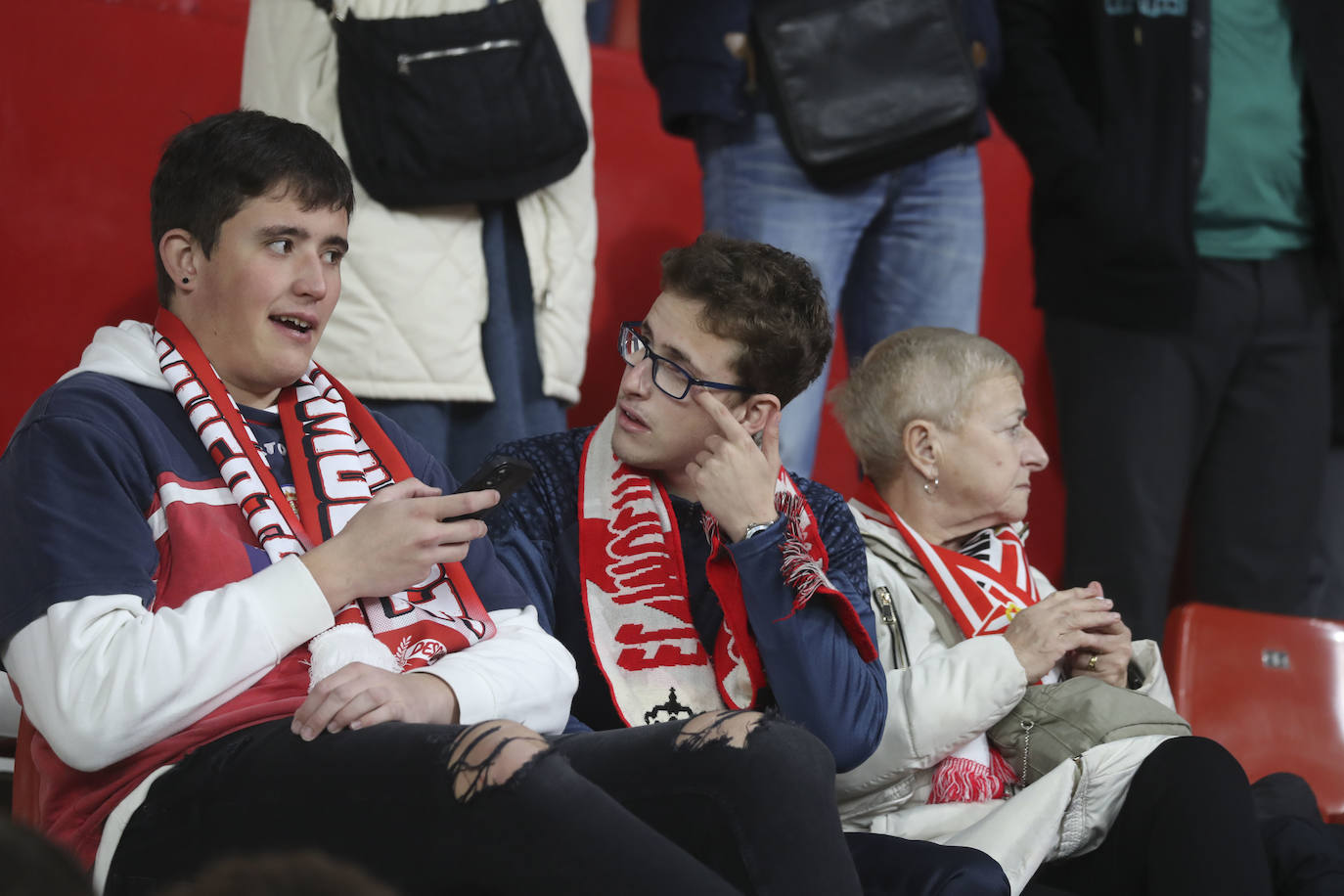 ¿Estuviste en el Sporting - Racing de Ferrol? ¡Búscate en las fotos!