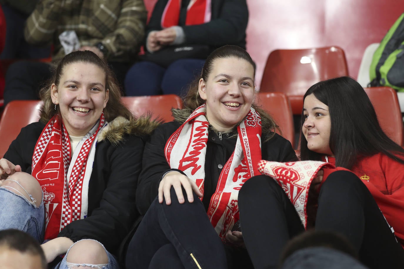 ¿Estuviste en el Sporting - Racing de Ferrol? ¡Búscate en las fotos!