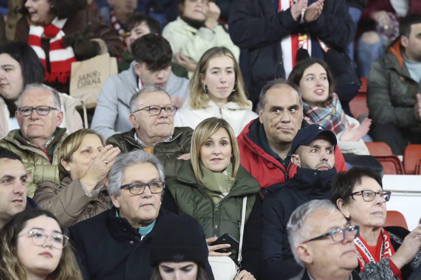 ¿Estuviste en el Sporting - Racing de Ferrol? ¡Búscate en las fotos!