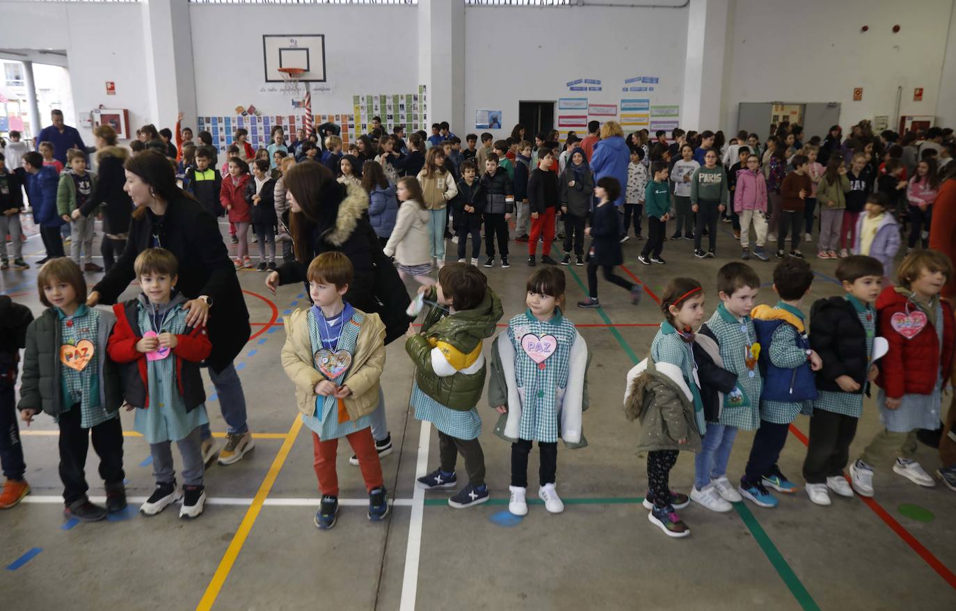 Así celebraron los colegios de Gijón el Día de la Paz