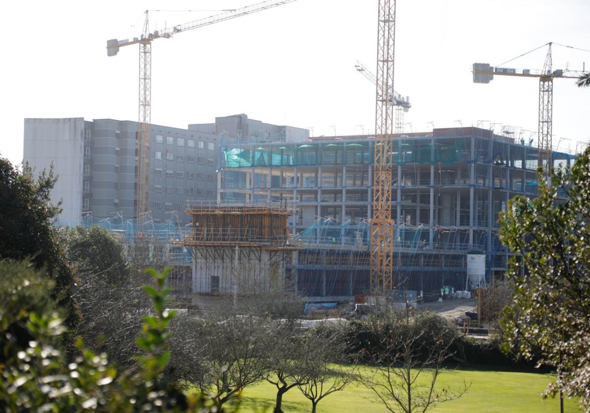 Obras de la ampliación del Hospital de Cabueñes.