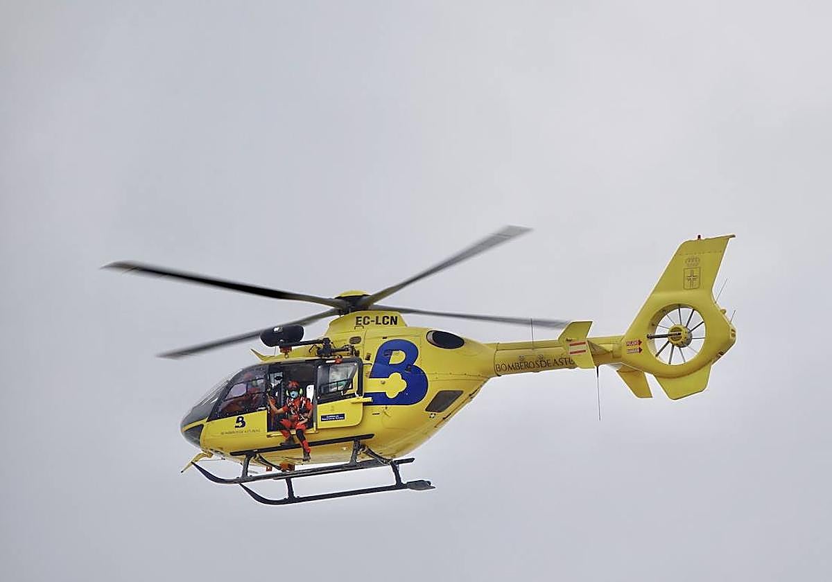El helicóptero de Bomberos de Asturias.