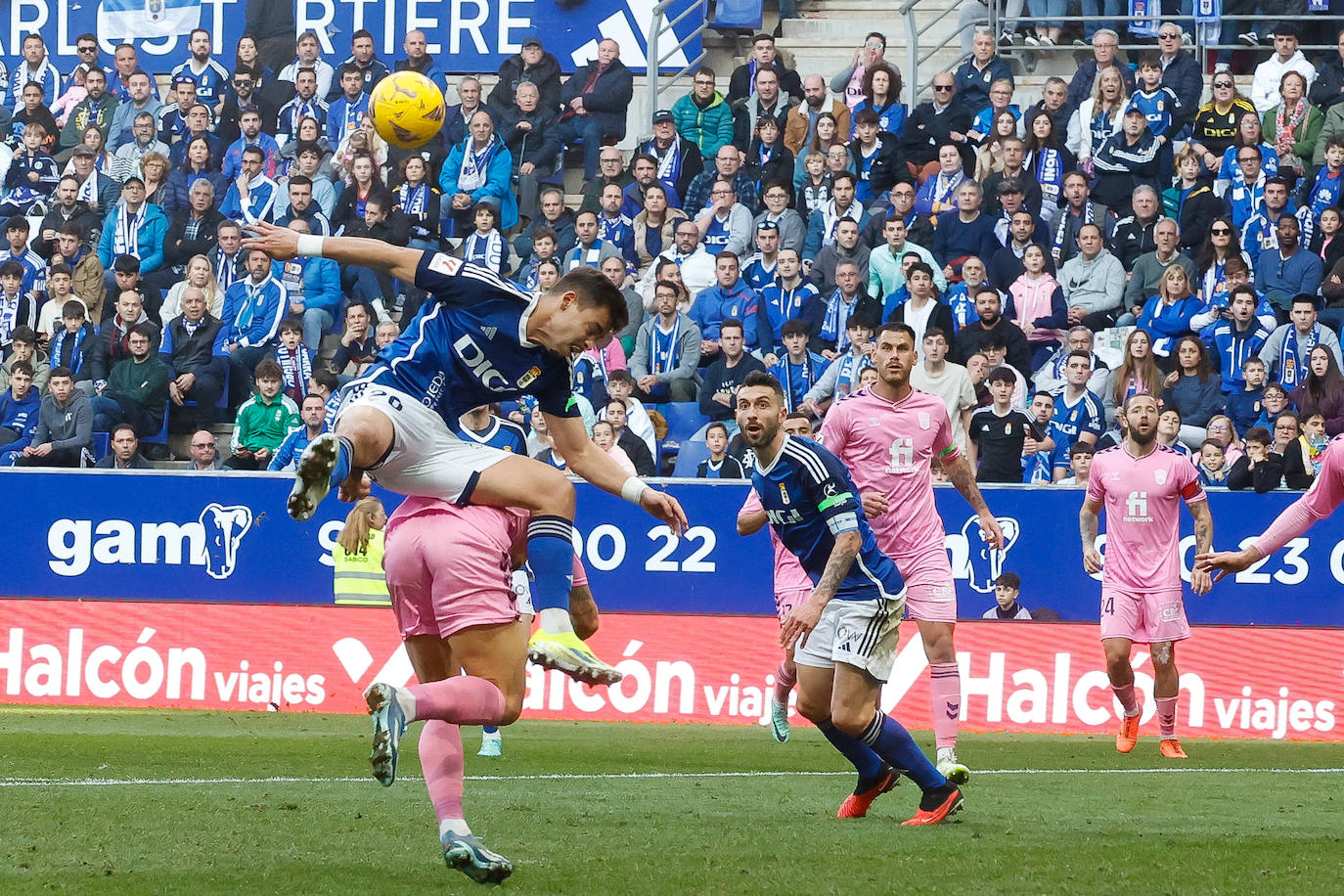 El Real Oviedo - Eldense, en imágenes: así fue el partido