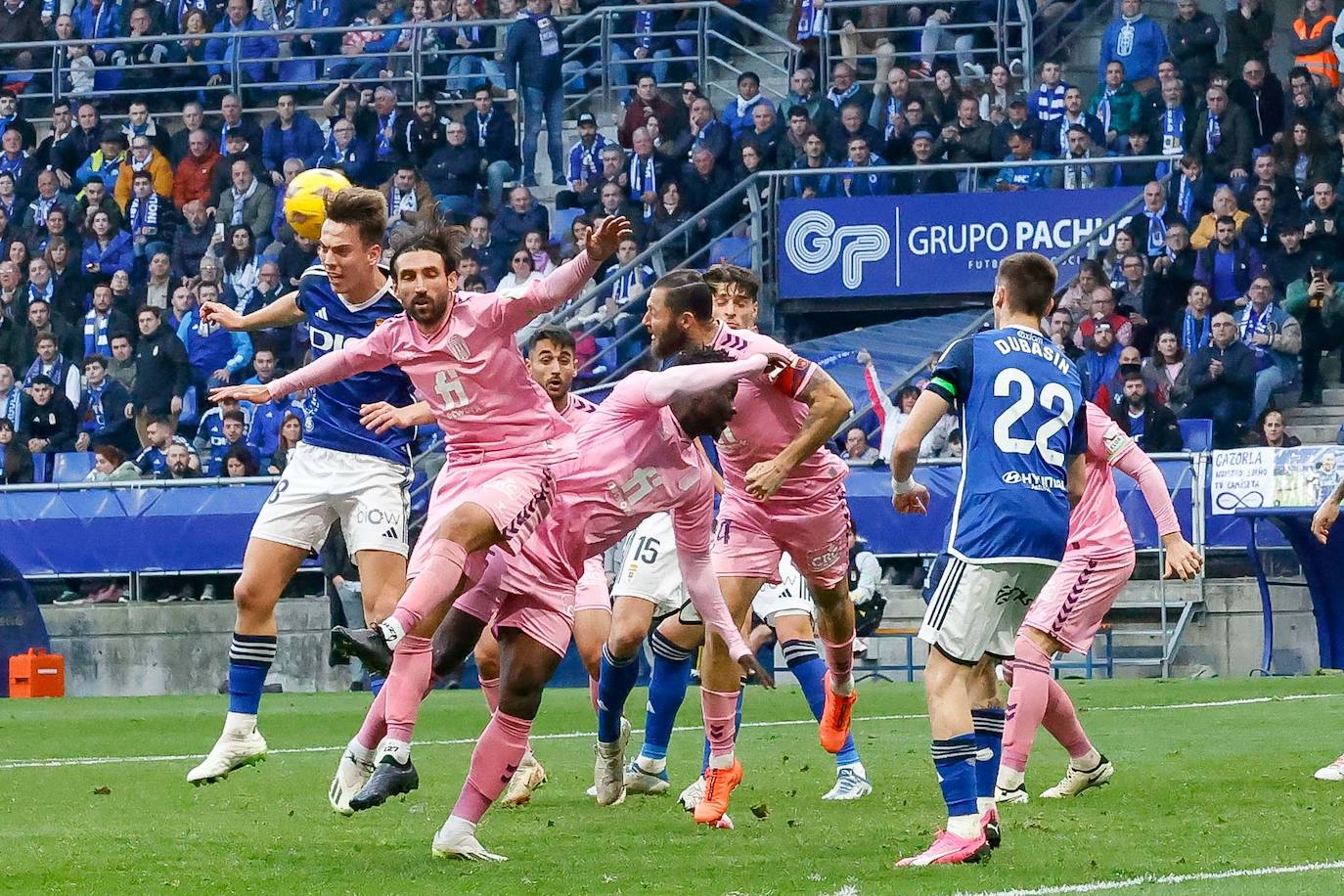 El Real Oviedo - Eldense, en imágenes: así fue el partido