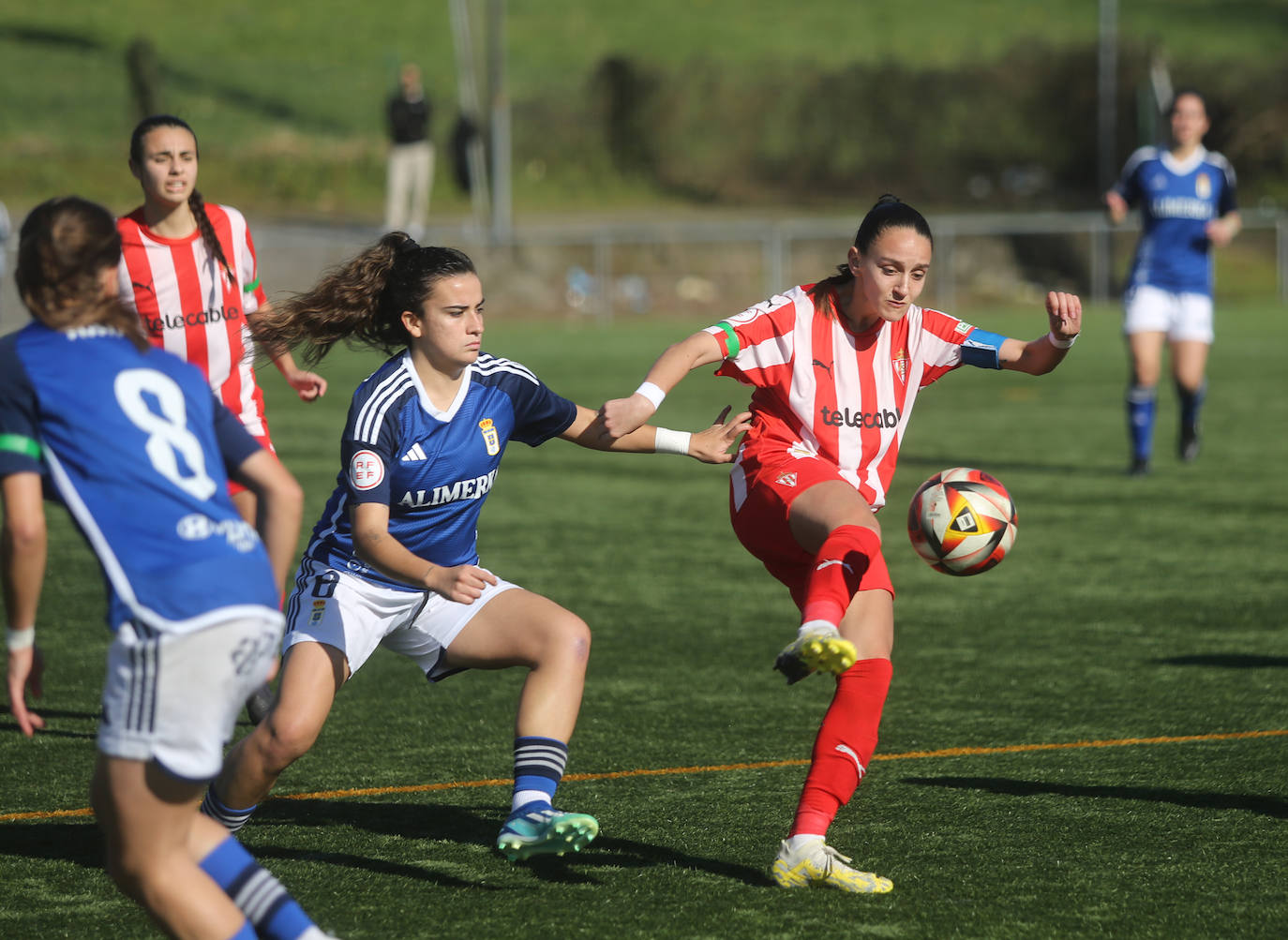 El derbi femenino Real Oviedo - Sporting de Gijón, en imágenes