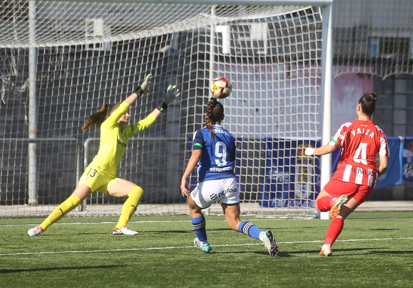 El derbi femenino Real Oviedo - Sporting de Gijón, en imágenes