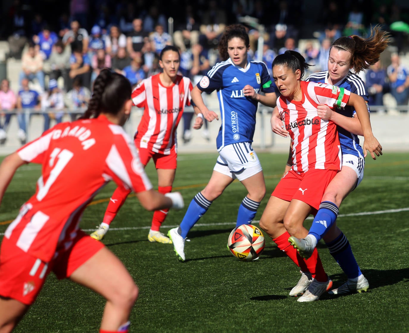 El derbi femenino Real Oviedo - Sporting de Gijón, en imágenes