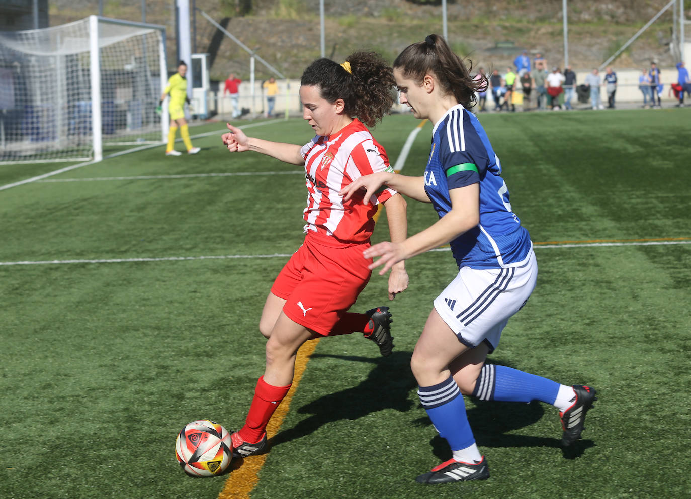 El derbi femenino Real Oviedo - Sporting de Gijón, en imágenes