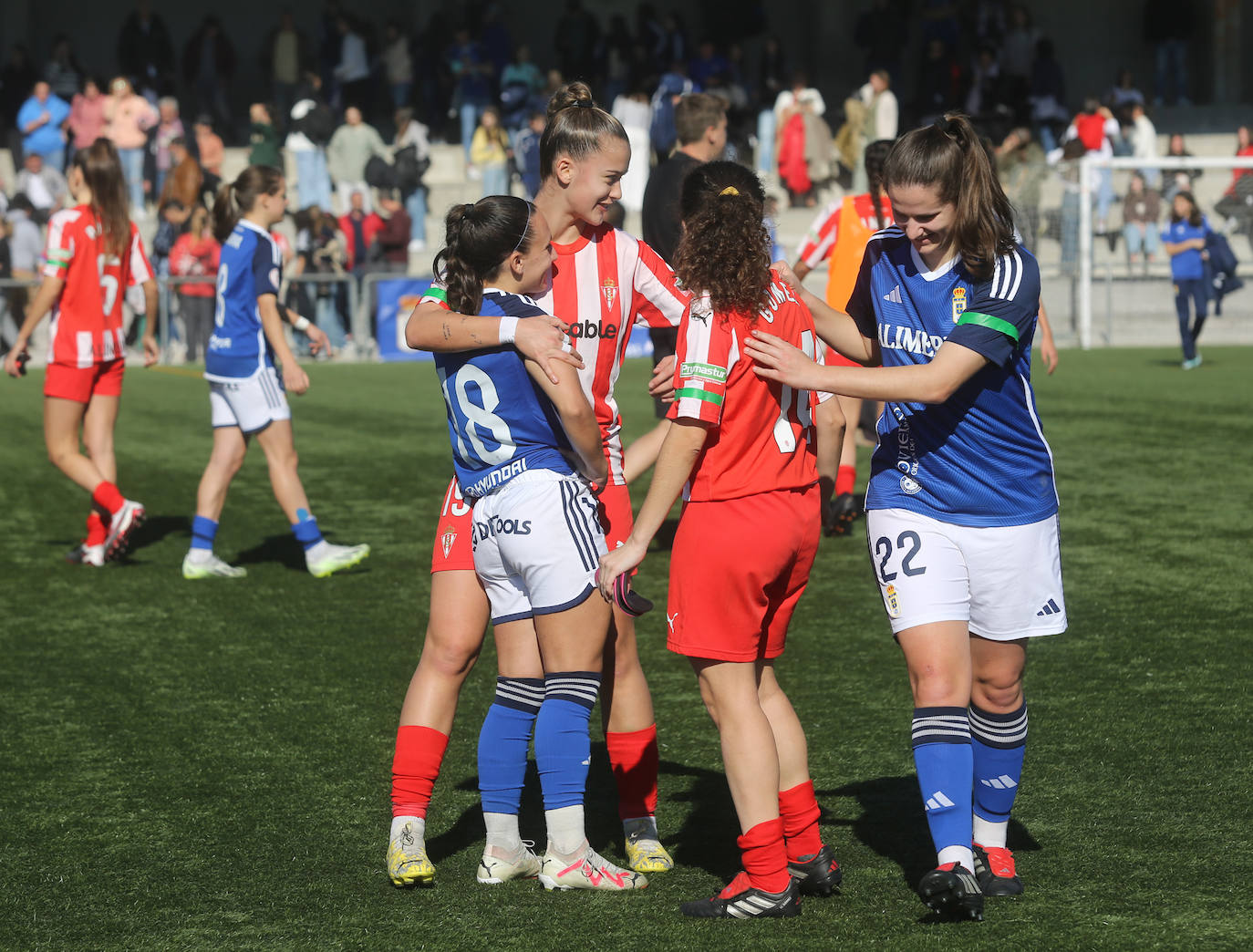 El derbi femenino Real Oviedo - Sporting de Gijón, en imágenes