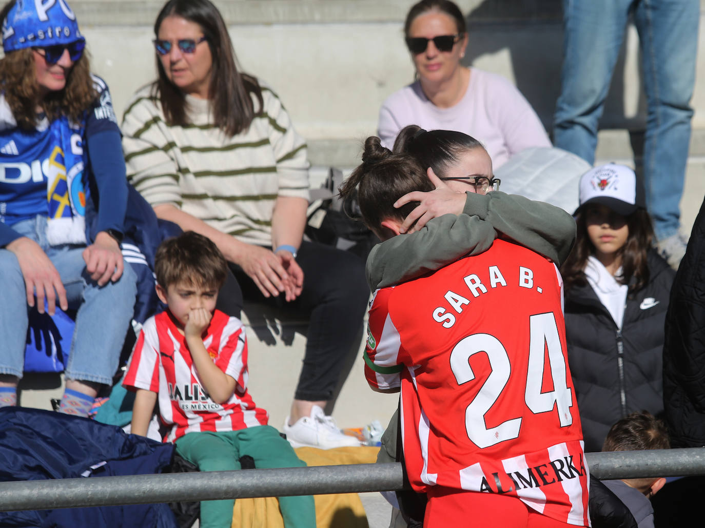 El derbi femenino Real Oviedo - Sporting de Gijón, en imágenes