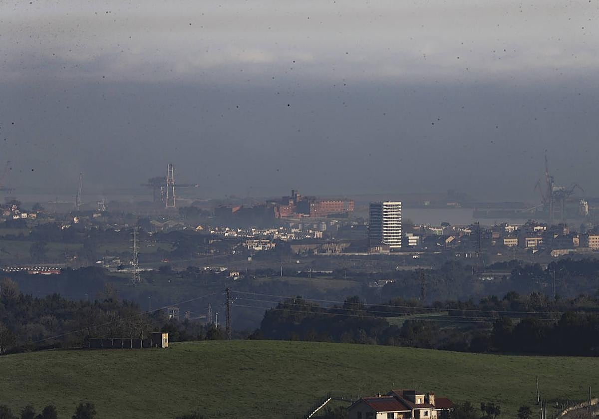Imagen de Gijón la pasada semana con el protocolo anticontaminación activado.