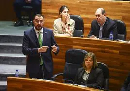 Adrián Barbón, durante su intervención ayer en el pleno de la Junta.