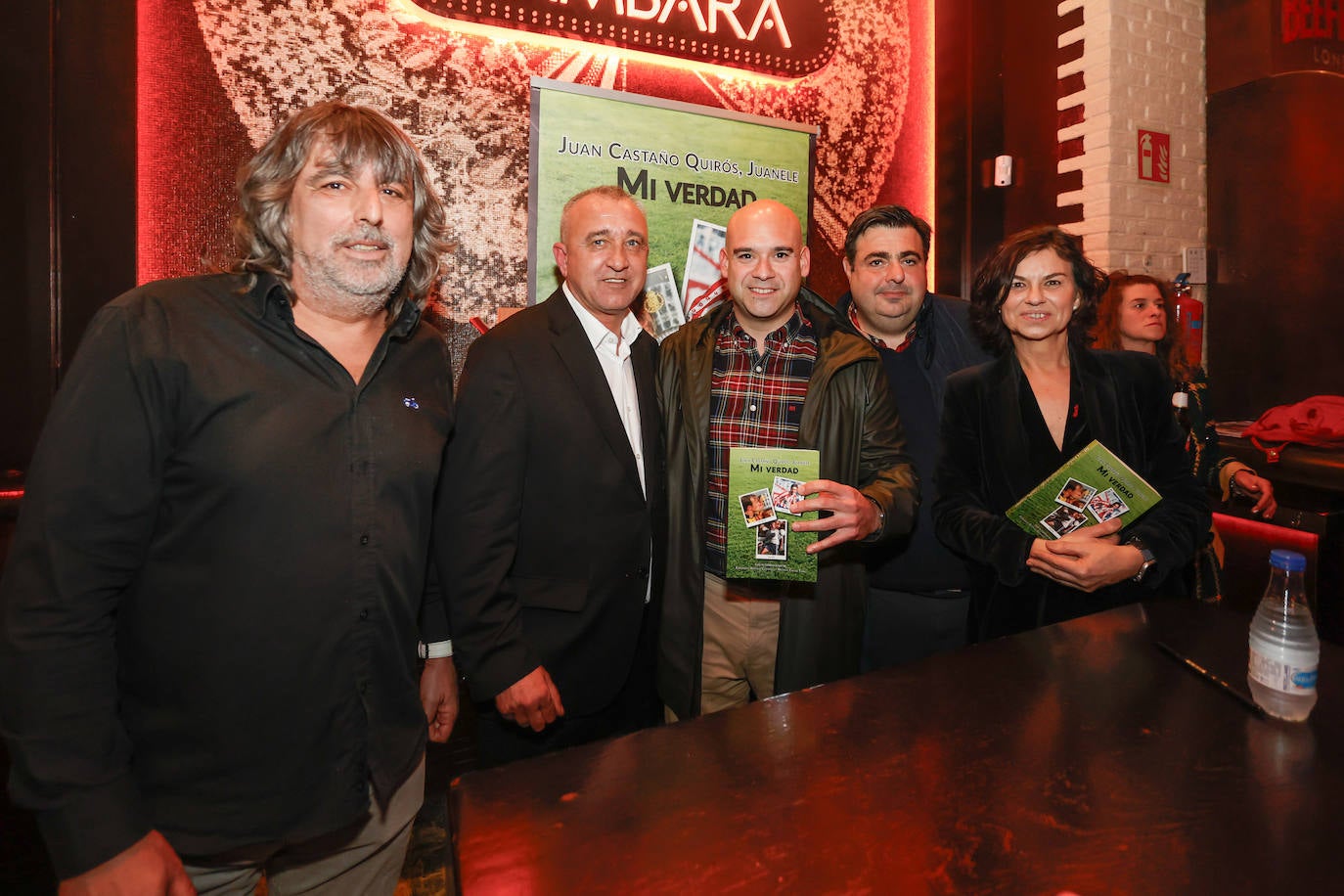 Juanele presenta su autobiografía &#039;Mi verdad&#039; en el Bambara