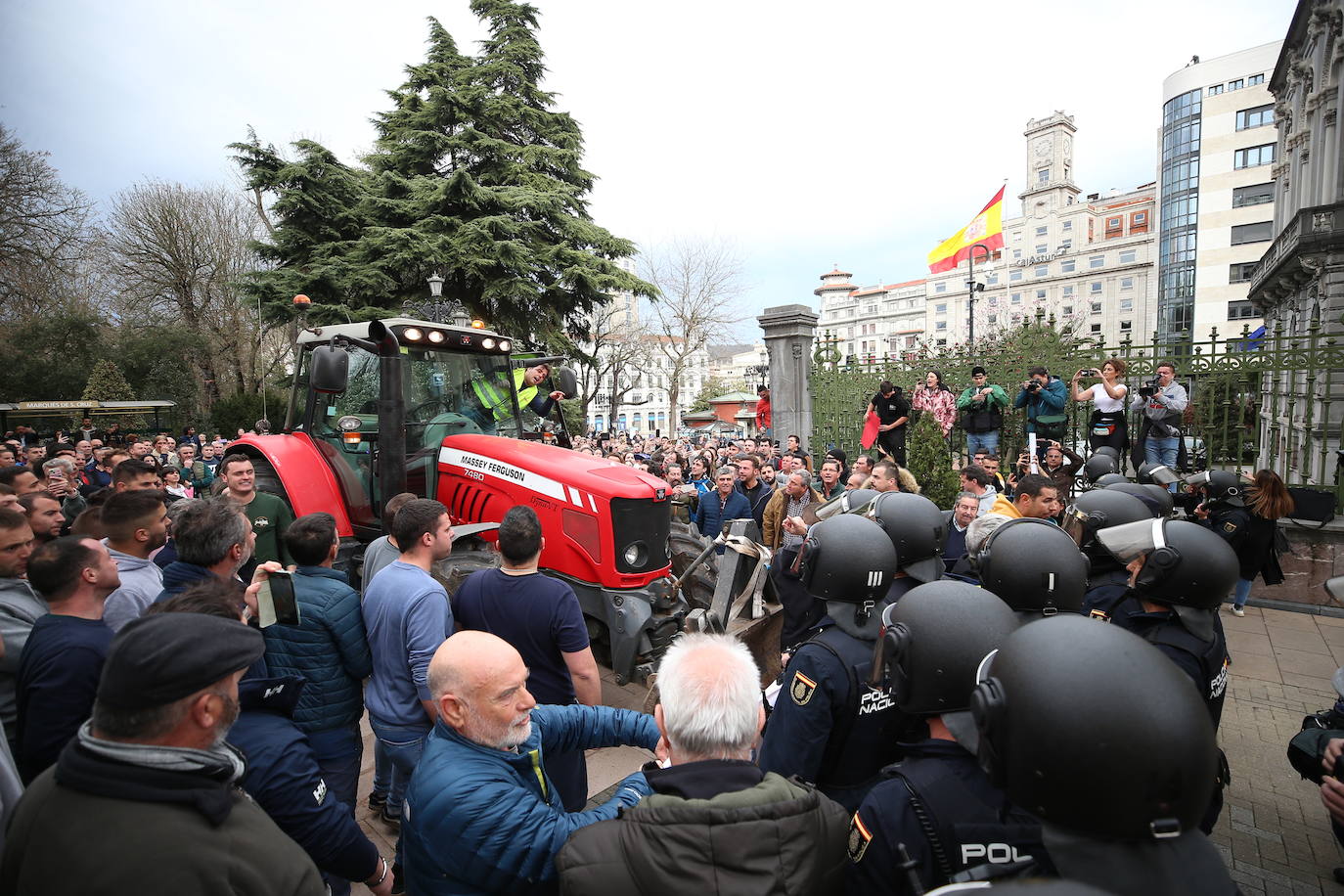 Tractorada en Asturias: las imágenes que deja la protesta del campo asturiano