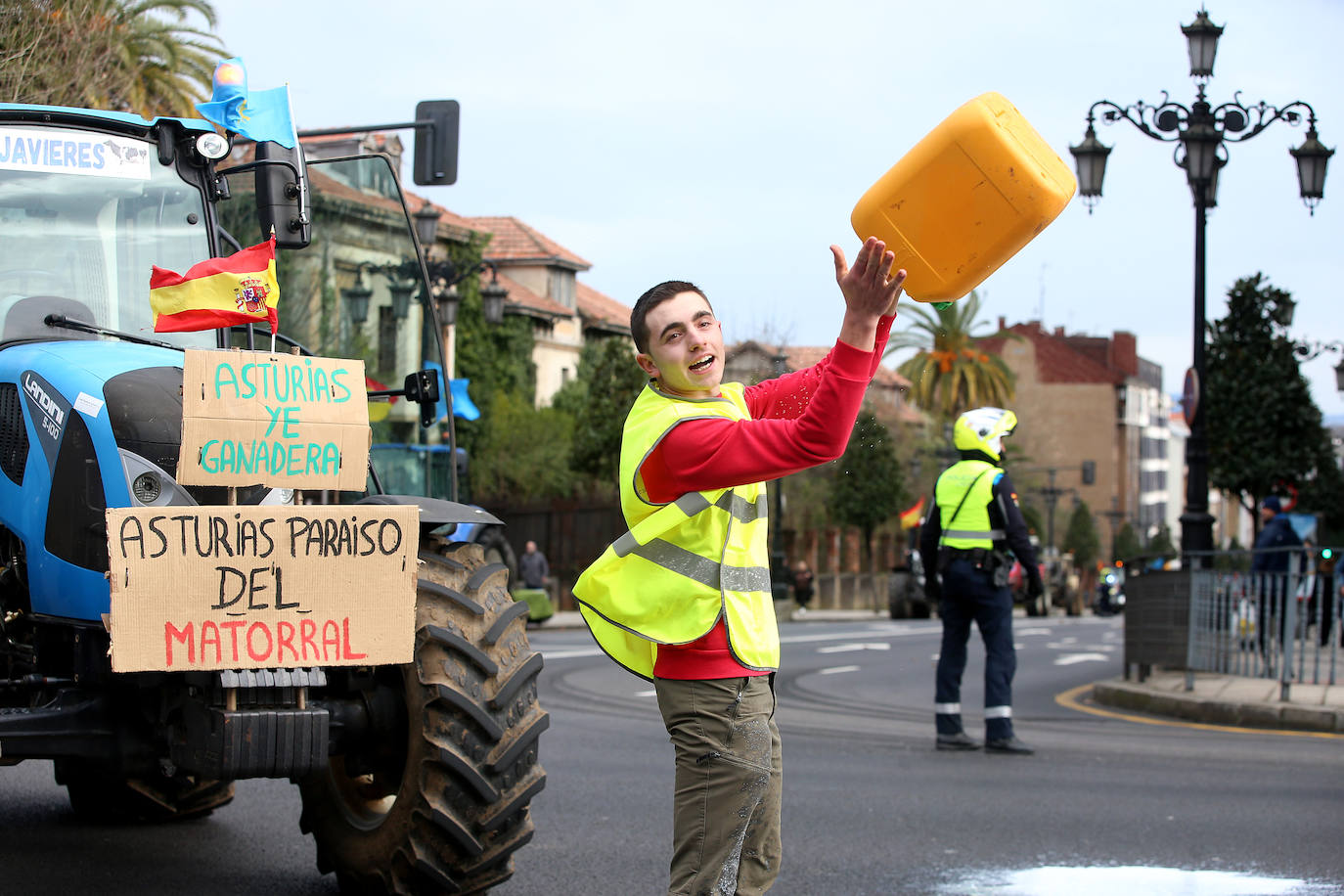 Tractorada en Asturias: las imágenes que deja la protesta del campo asturiano