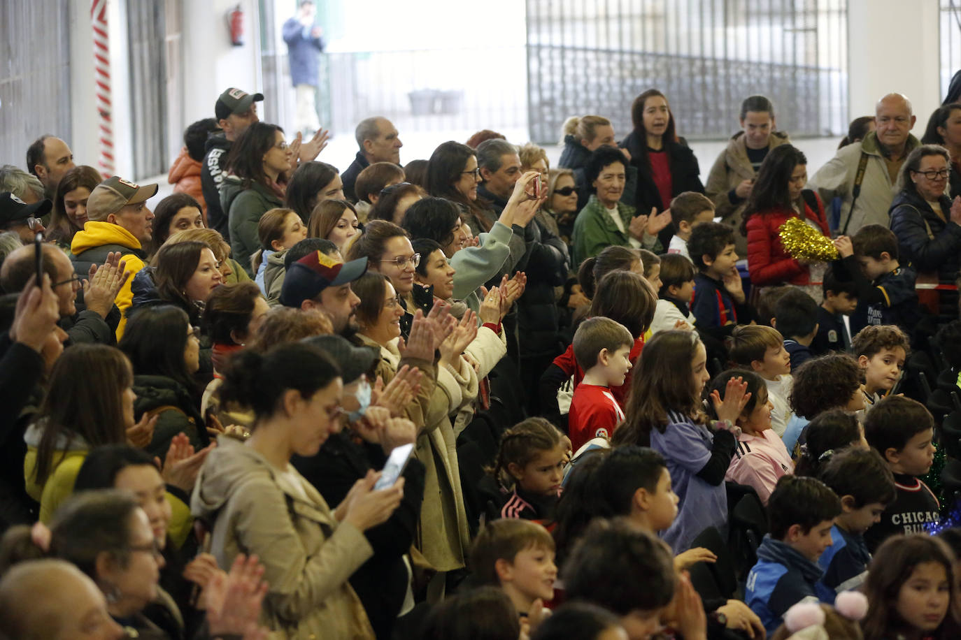 La fantasía del antroxu inunda los colegios de Gijón