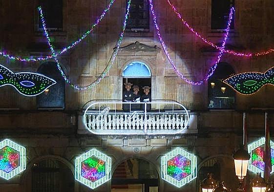 Un divertido pregón enciende el carnaval gijonés: «L'Antroxu ye lo meyor de Xixón»