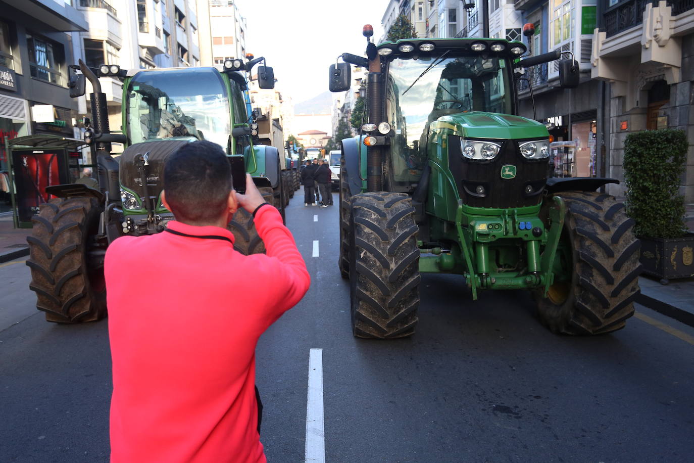 Así ha sido la tractorada en Oviedo de este viernes