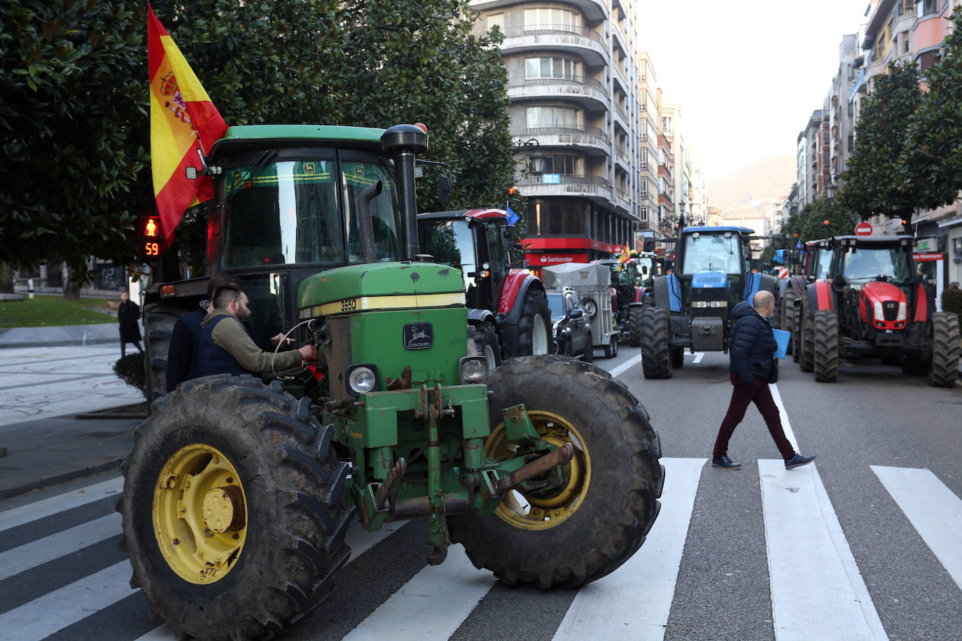 Así ha sido la tractorada en Oviedo de este viernes