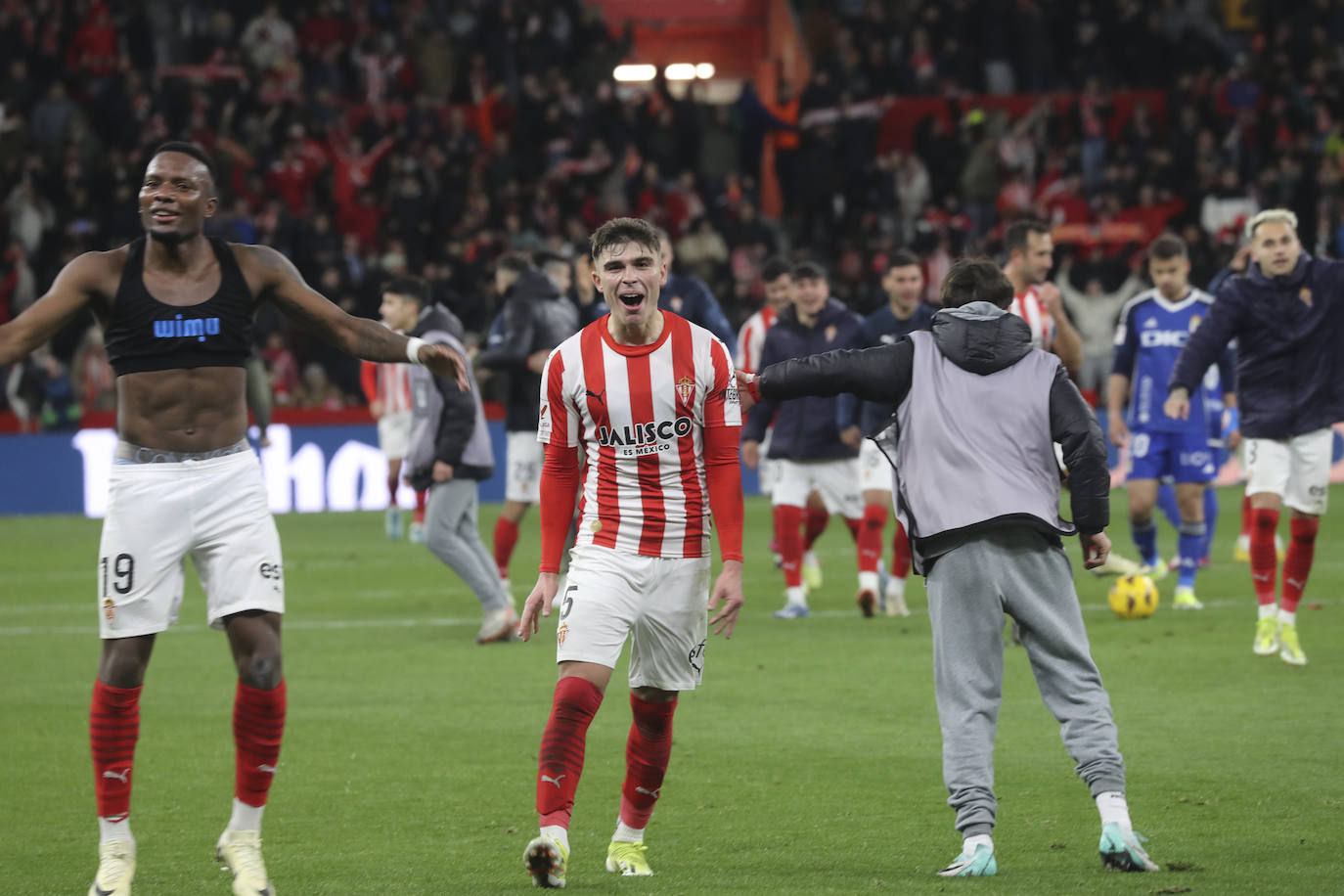 Las mejores imágenes del derbi Sporting - Real Oviedo