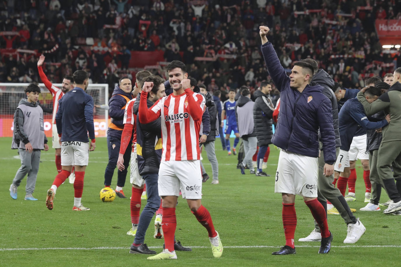 Las mejores imágenes del derbi Sporting - Real Oviedo