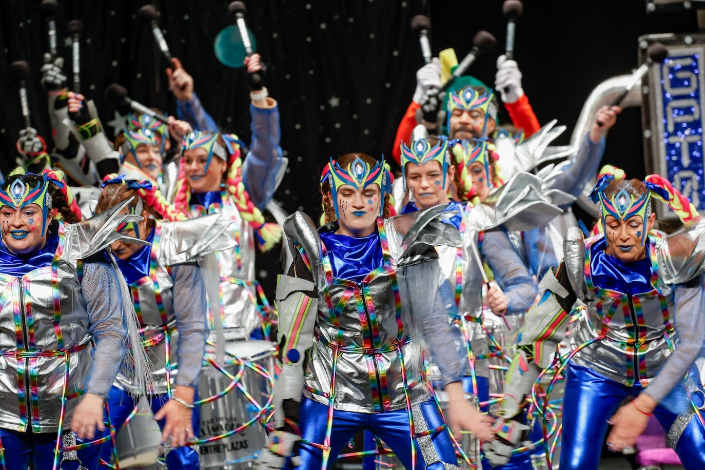 Las charangas llenan el Teatro Jovellanos por segundo día