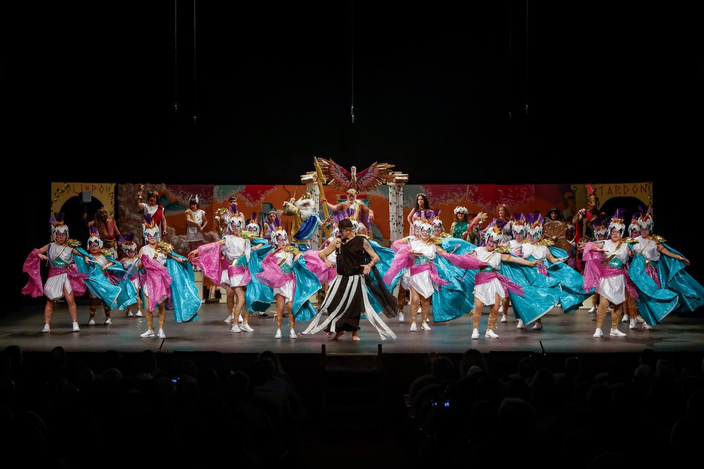 Las charangas llenan el Teatro Jovellanos por segundo día