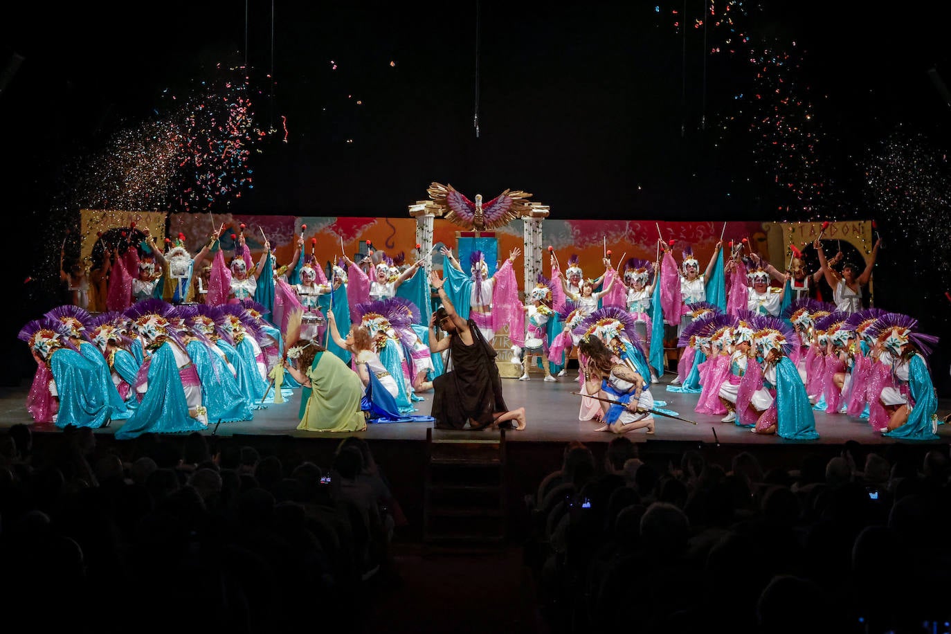 Las charangas llenan el Teatro Jovellanos por segundo día