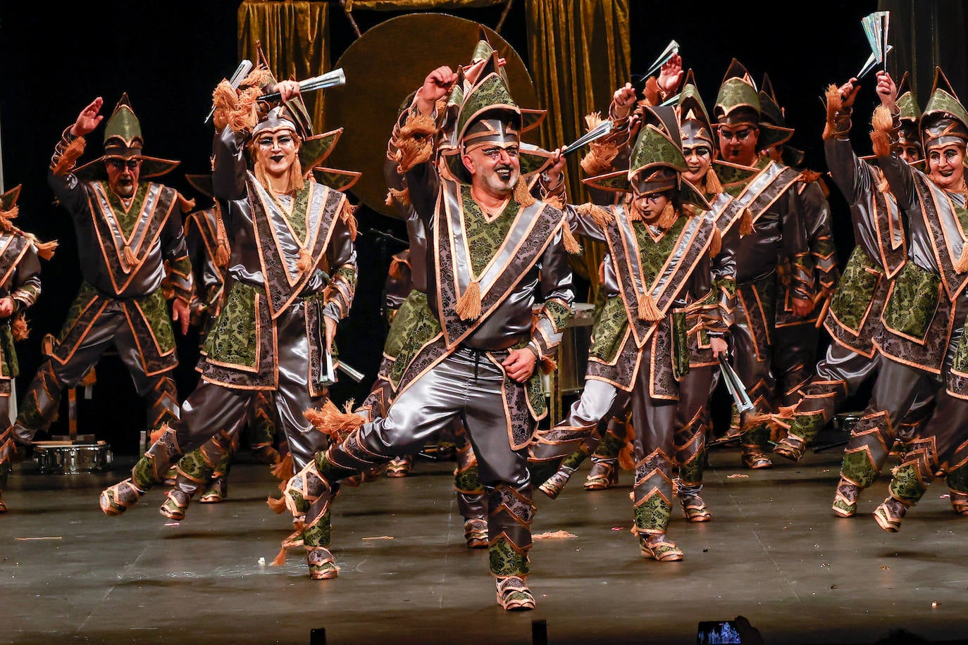 Las charangas llenan el Teatro Jovellanos por segundo día