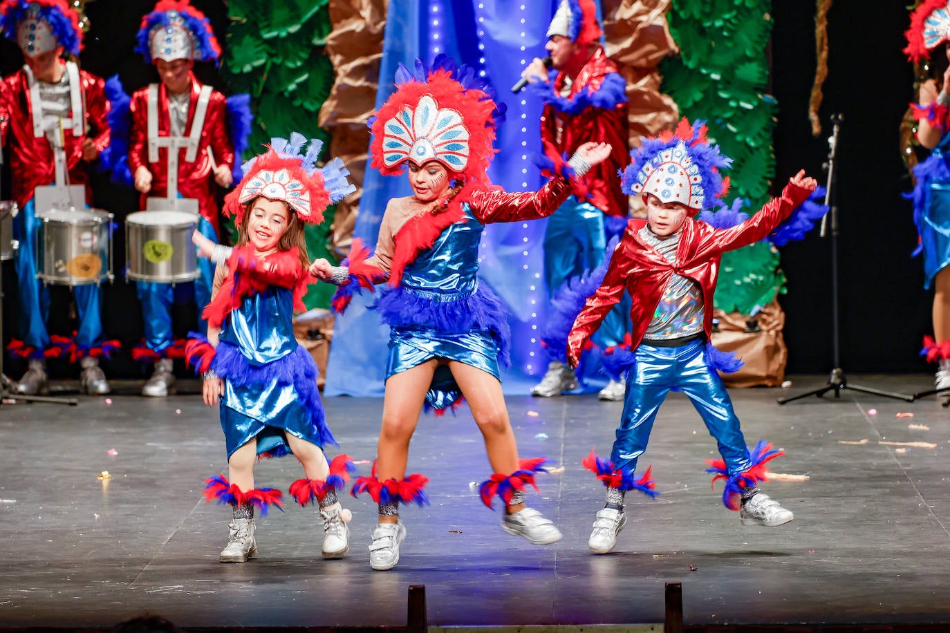 Las charangas llenan el Teatro Jovellanos por segundo día