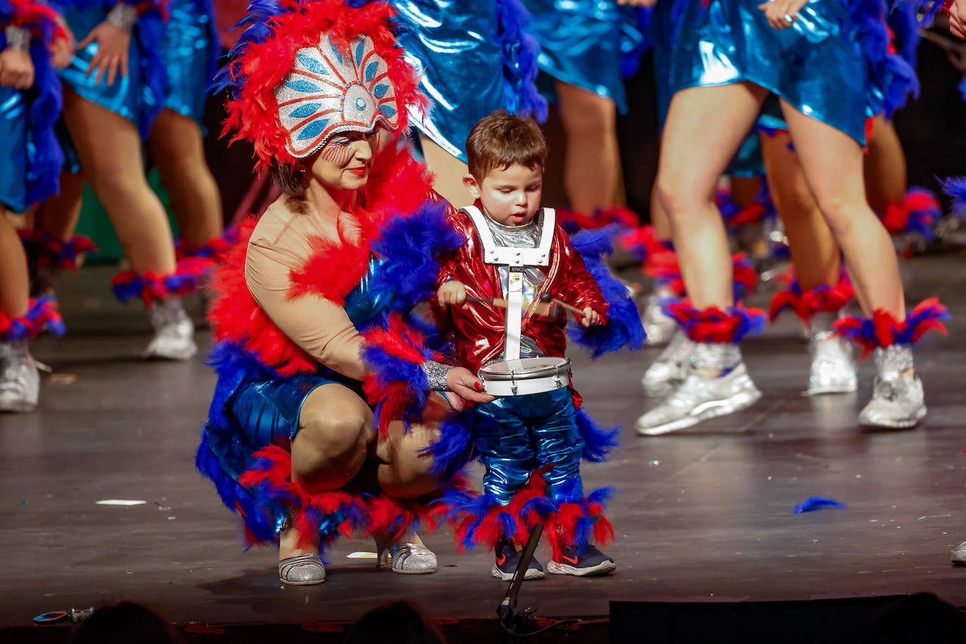 Las charangas llenan el Teatro Jovellanos por segundo día