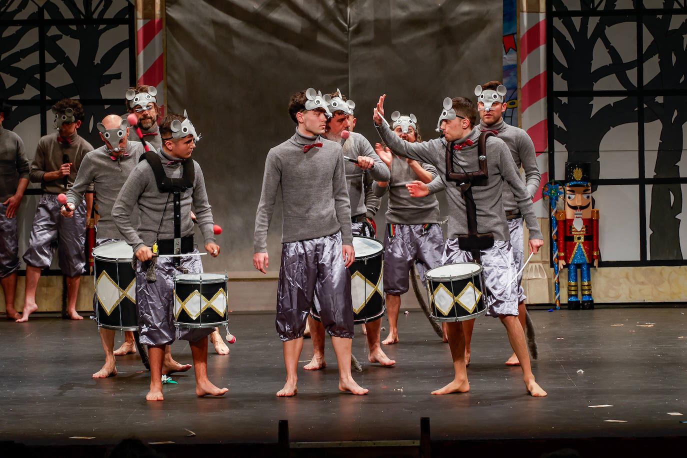 Las charangas llenan el Teatro Jovellanos por segundo día