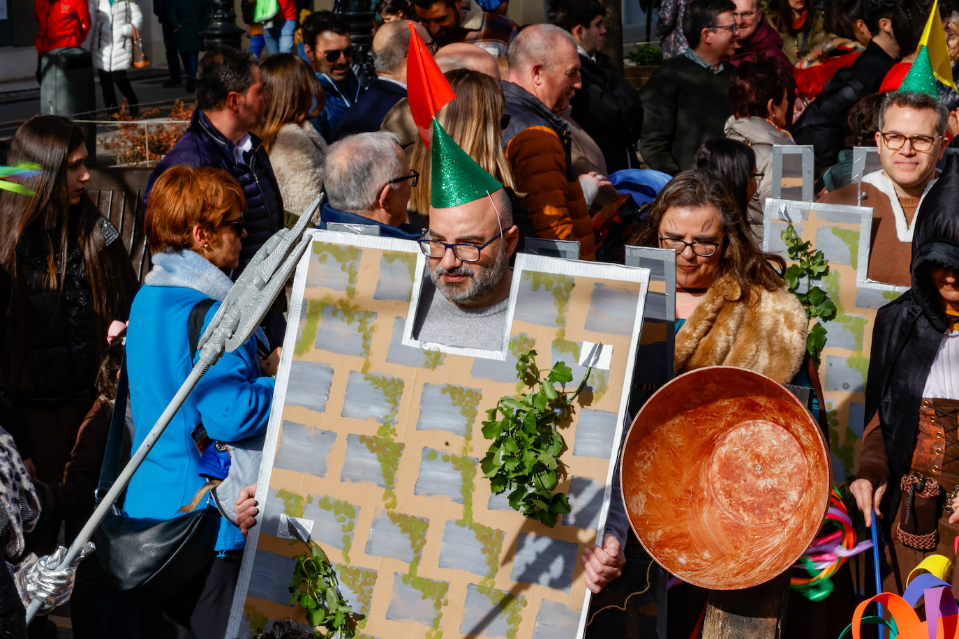 Multitudinario desfile infantil en Gijón: ilusión a todo color en el antroxu de los peques