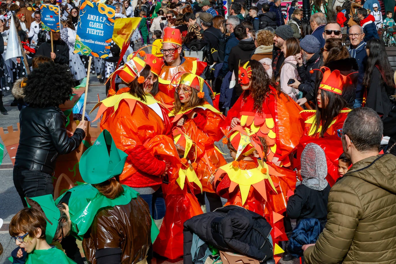 Multitudinario desfile infantil en Gijón: ilusión a todo color en el antroxu de los peques