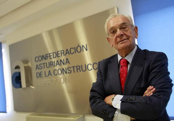 Serafín Abilio Martínez, el que fuera presidente de la Confederación Asturiana de la Construcción, falleció este domingo a los 82 años.