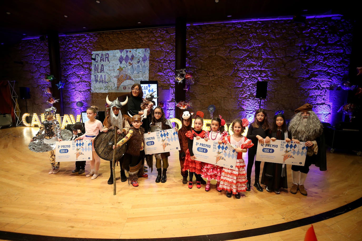 Diversión y color en el concurso de disfraces infantil de Oviedo