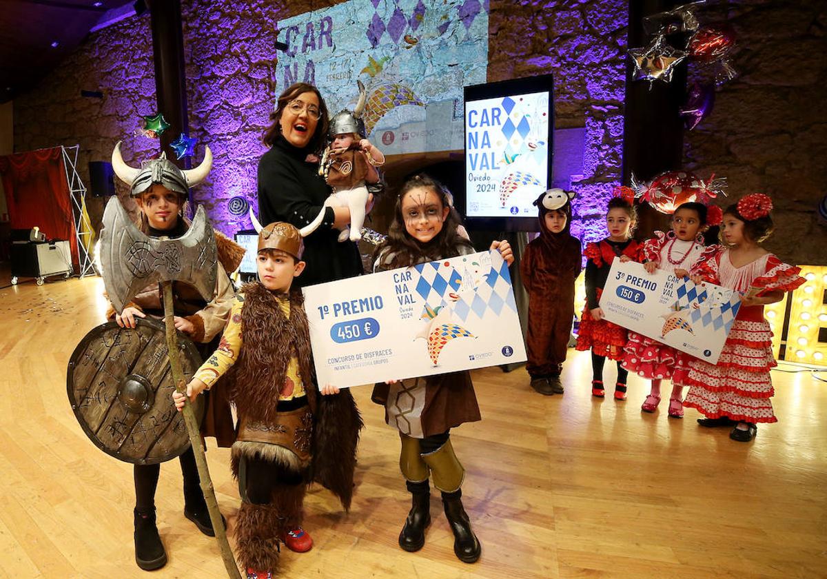 Diversión y color en el concurso de disfraces infantil de Oviedo