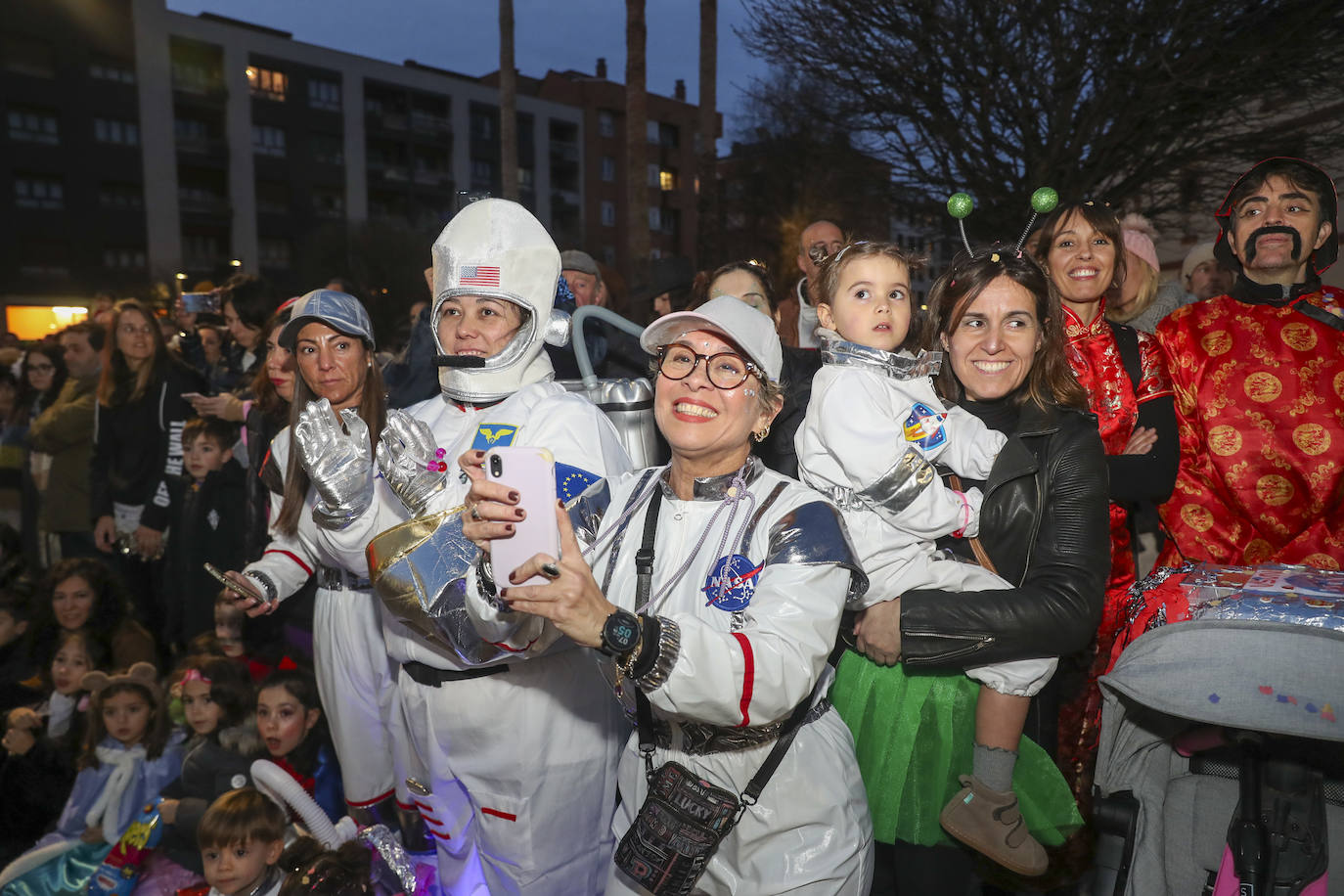 Así fue el desfile de carnaval de Gijón: una multitud y despliegue de originalidad