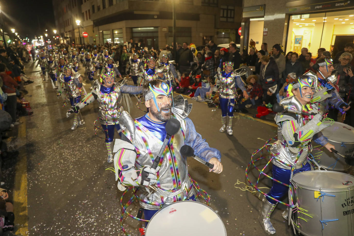 Así fue el desfile de carnaval de Gijón: una multitud y despliegue de originalidad