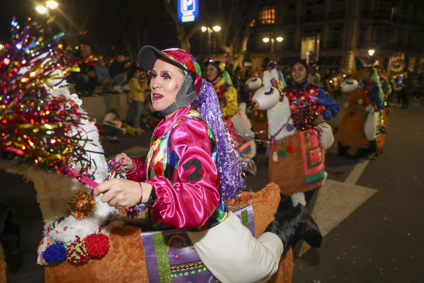 Así fue el desfile de carnaval de Gijón: una multitud y despliegue de originalidad