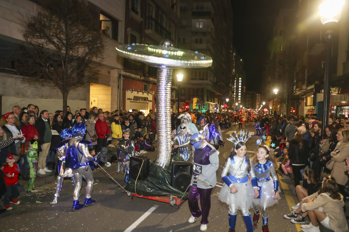 Así fue el desfile de carnaval de Gijón: una multitud y despliegue de originalidad